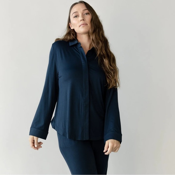 NWT - CozyEarth - Bamboo Collared Long Button Down - XS - Blue - Picture 4 of 5